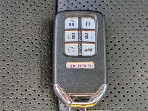 Used 2023 Honda Odyssey Elite image 27