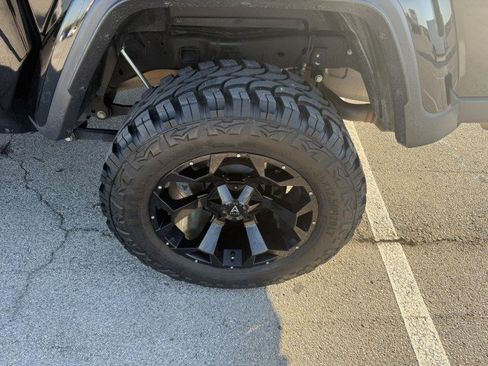 Used 2021 Jeep Gladiator Sport image 7