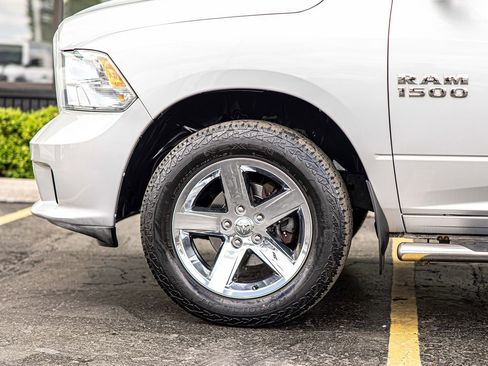 Used 2018 RAM 1500 Express AWD/4WD image 8