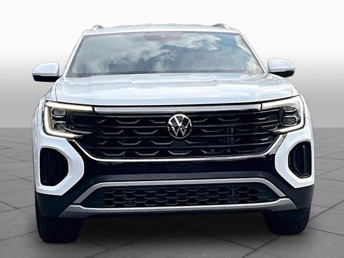 Used 2025 Volkswagen Atlas Cross Sport SE image 4