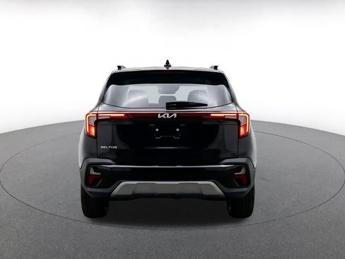 Used 2025 Kia Seltos S FWD image 8