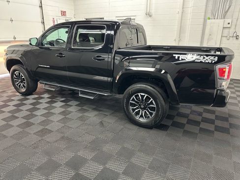 Used 2023 Toyota Tacoma TRD Sport w/ Technology Package image 6