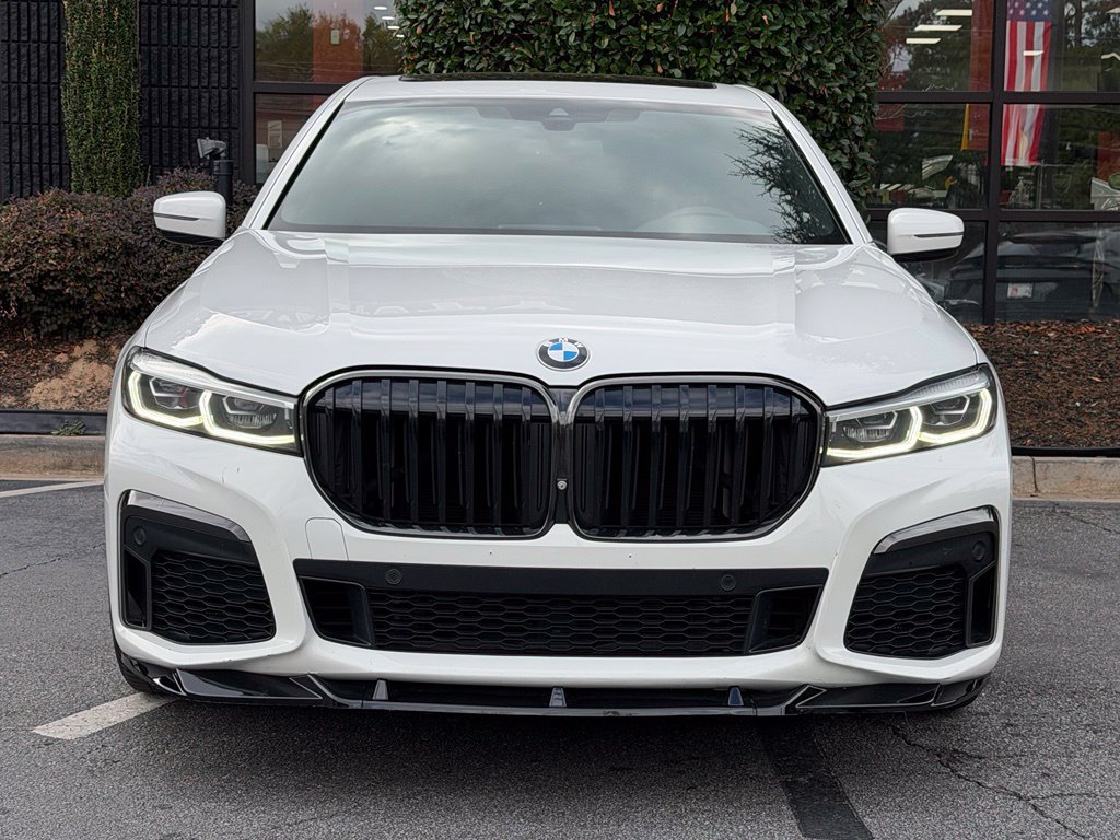 Used 2022 BMW 740i w/ M Sport Package RWD image 3