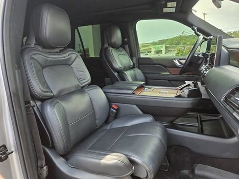 Used 2024 Lincoln Navigator Reserve AWD/4WD image 23