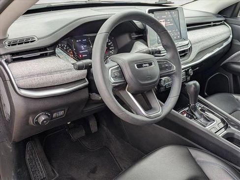 Used 2022 Jeep Compass Latitude image 10