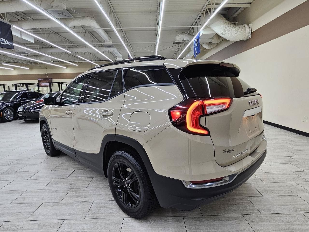 Used 2022 GMC Terrain AT4 w/ Tech Package AWD/4WD image 8