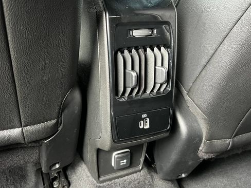 Used 2025 Jeep Compass Limited w/ Elite Group AWD/4WD image 14