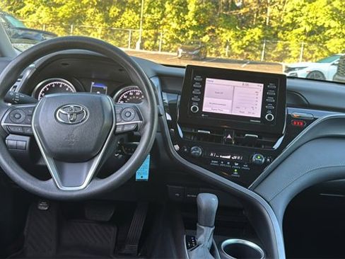 Used 2024 Toyota Camry LE image 9