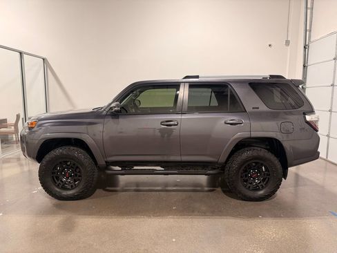 Used 2023 Toyota 4Runner SR5 Premium w/ Moonroof Package image 8