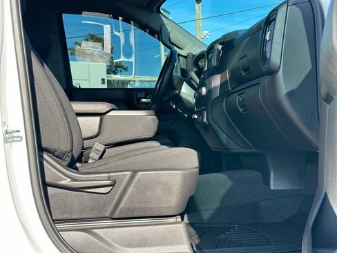 Used 2024 Chevrolet Silverado 2500 Custom w/ Custom Value Package image 24