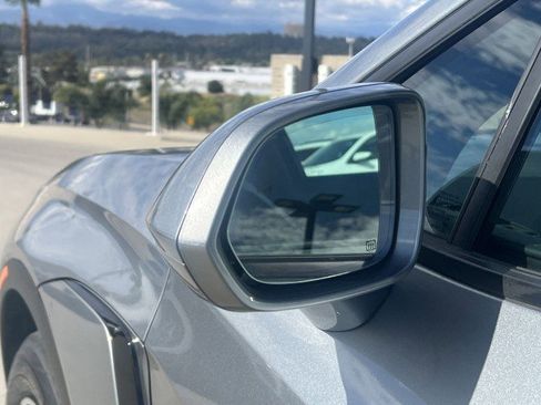 Used 2024 Chevrolet Blazer EV LT image 18