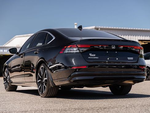 Used 2025 Honda Accord Touring image 5