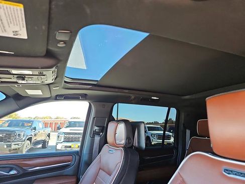 Used 2023 GMC Yukon XL Denali Ultimate w/ LPO, Floor Liner Package image 12