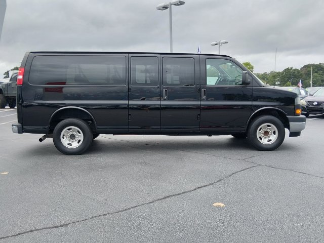 Used 2025 GMC Savana 3500 LT w/ LT Preferred Equipment Group RWD image 2
