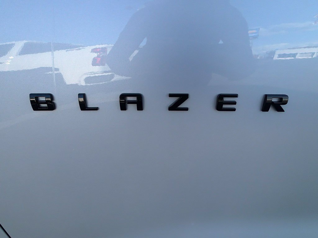 Used 2024 Chevrolet Blazer LT w/ Midnight/Sport Edition AWD/4WD image 9