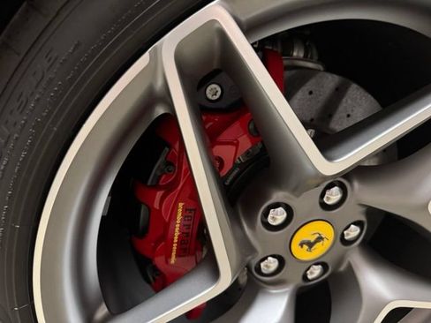 Used 2020 Ferrari F8 Tributo RWD image 38