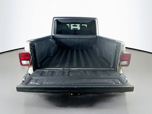 Used 2022 Jeep Gladiator Overland w/ Popular Equipment Package image 29