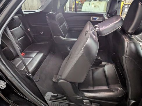 Used 2023 Ford Explorer Limited w/ Equipment Group 301A image 5