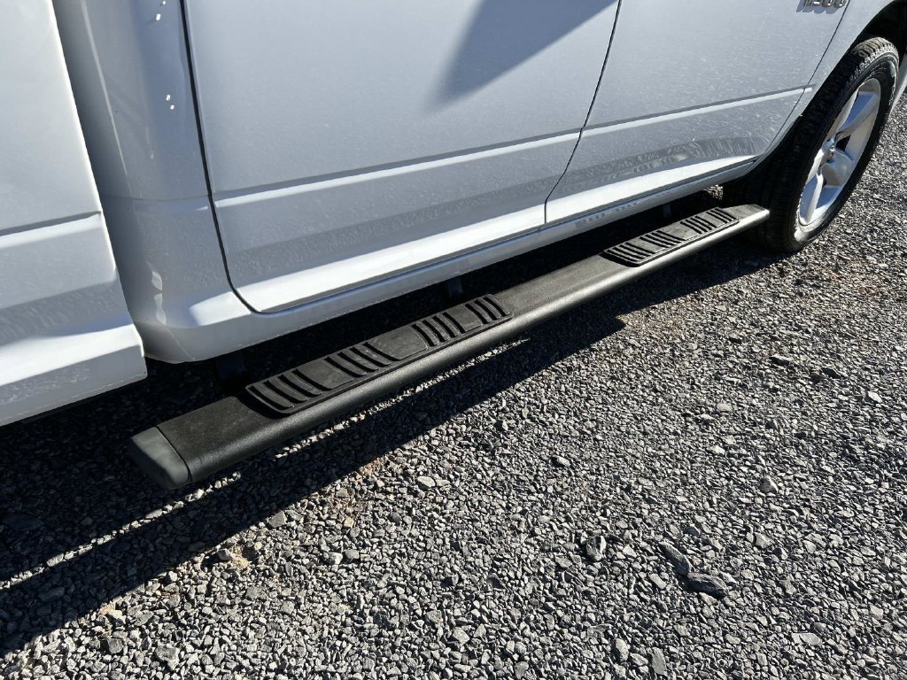 Used 2015 RAM 1500 Express RWD image 24