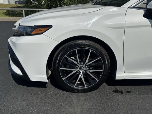 Used 2023 Toyota Camry SE FWD image 10
