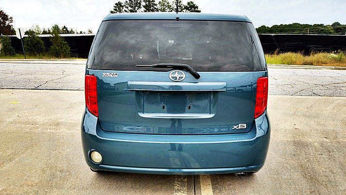 Used 2008 Scion xB FWD image 8