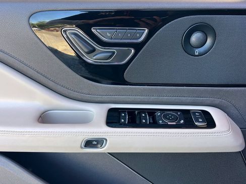 Used 2020 Lincoln Aviator Reserve RWD image 13