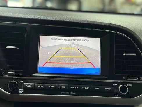 Used 2017 Hyundai Elantra SE FWD image 22