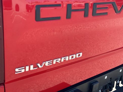 Used 2024 Chevrolet Silverado 1500 ZR2 AWD/4WD image 11