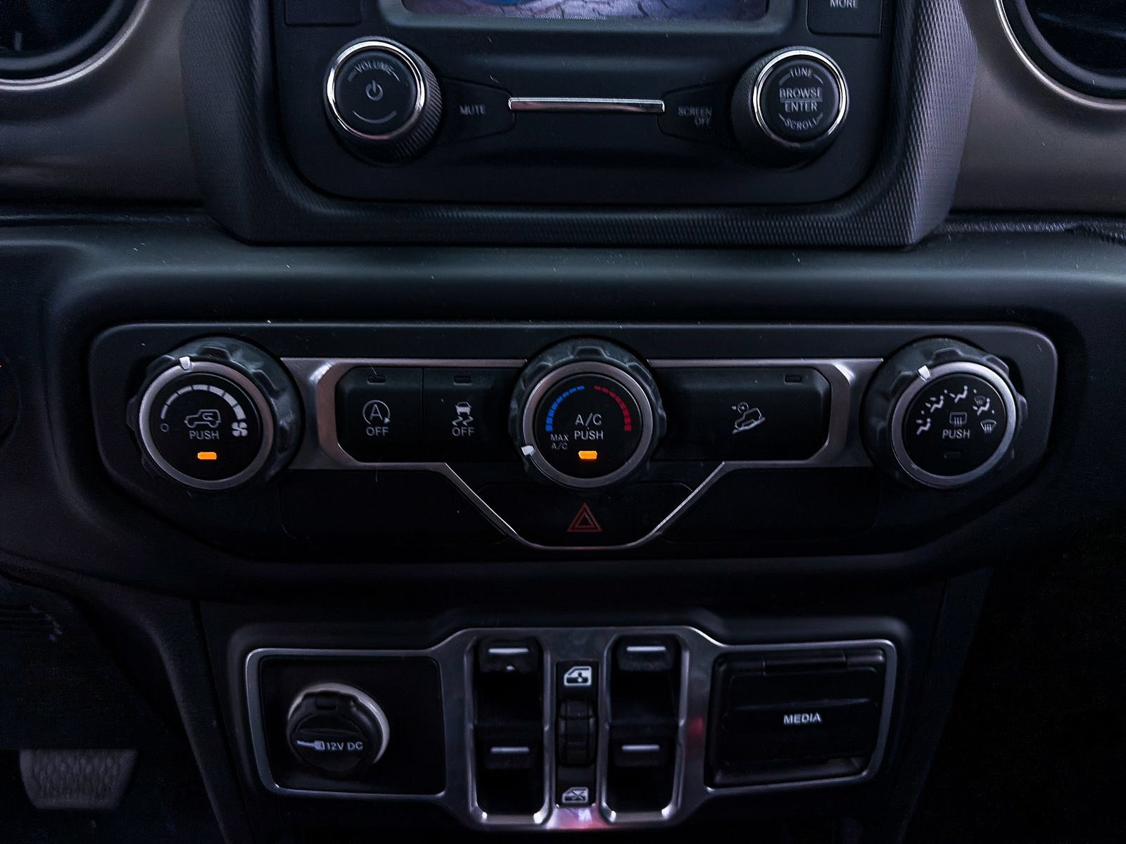Used 2018 Jeep Wrangler Unlimited Sport S AWD/4WD image 18