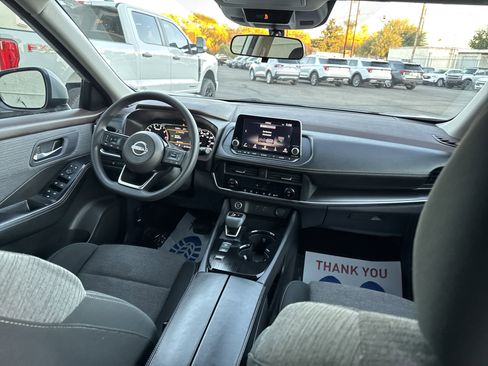 Used 2023 Nissan Rogue SV image 13