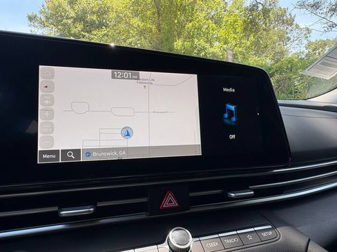 New 2026 Hyundai Elantra Limited FWD image 18