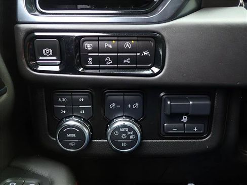 Used 2025 GMC Yukon XL AT4 Ultimate w/ LPO, Floor Liner Package AWD/4WD image 25