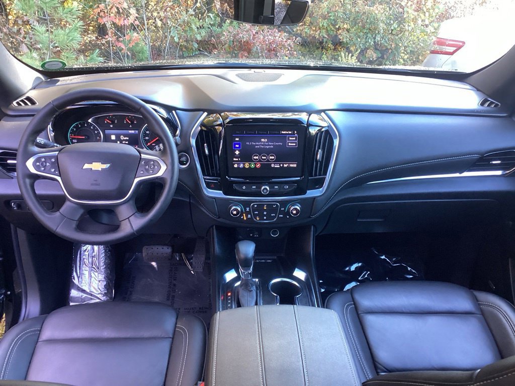 Used 2023 Chevrolet Traverse LT w/ LT Premium Package AWD/4WD image 19