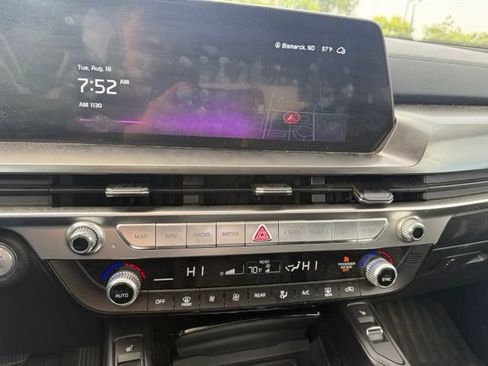 Used 2025 Kia Telluride S AWD/4WD image 16