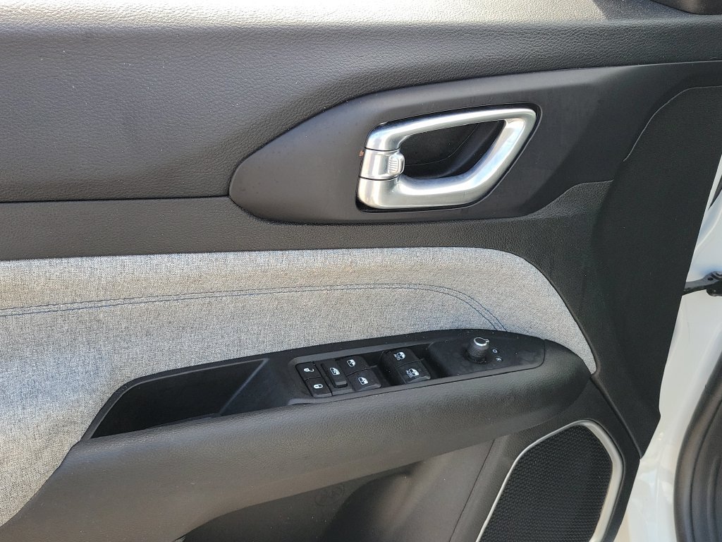 Used 2022 Jeep Compass Latitude FWD image 20