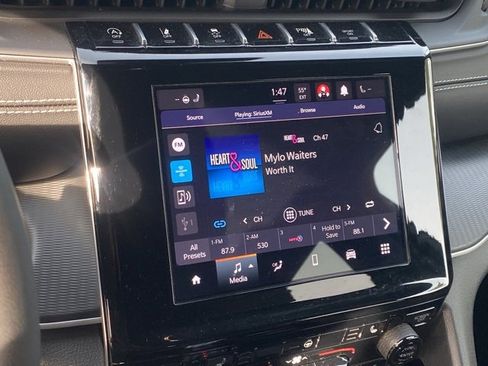 Used 2023 Jeep Grand Cherokee Altitude image 21