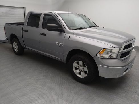 Used 2022 RAM 1500 Classic SLT AWD/4WD image 11