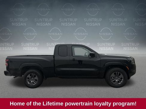 Used 2025 Nissan Frontier SV image 7