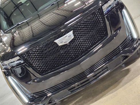 Used 2024 Cadillac Escalade Sport Platinum w/ LPO, ONYX Package image 19