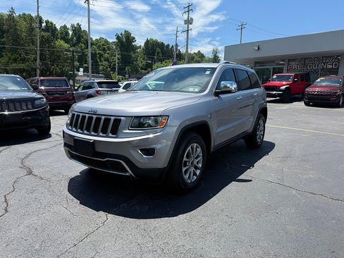 Certified 2016 Jeep Grand Cherokee Limited AWD/4WD image 3