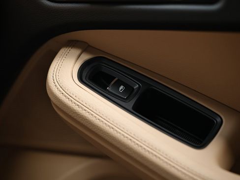 New 2026 Porsche Macan image 47