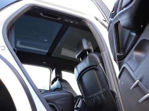 Used 2018 Porsche Cayenne Platinum Edition w/ Premium Package image 35