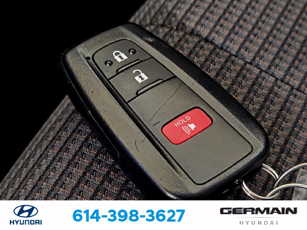 Used 2023 Toyota Highlander L FWD image 34