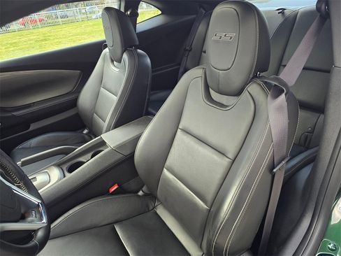 Used 2015 Chevrolet Camaro SS w/ Green Flash Special Edition image 17
