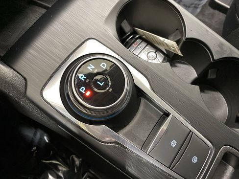 Used 2025 Ford Escape Platinum w/ Premium Technology Package image 25