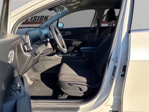 Used 2023 Kia Sportage LX image 9