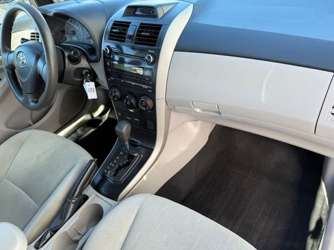 Used 2012 Toyota Corolla L image 28