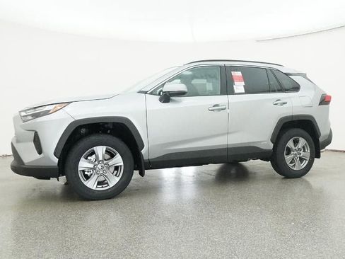 New 2025 Toyota RAV4 XLE image 18