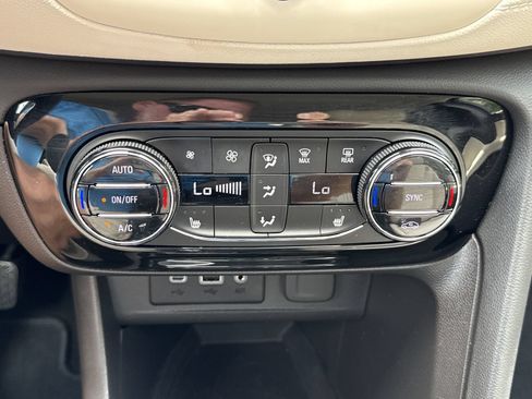 Used 2023 Buick Encore GX Select FWD image 22