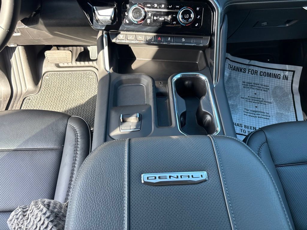 Used 2025 GMC Sierra 2500 Denali w/ Technology Package AWD/4WD image 27